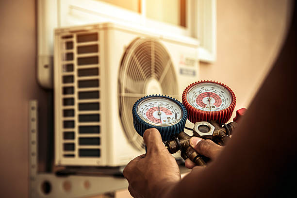 Professional Hvac technician working in Coaldale, PA